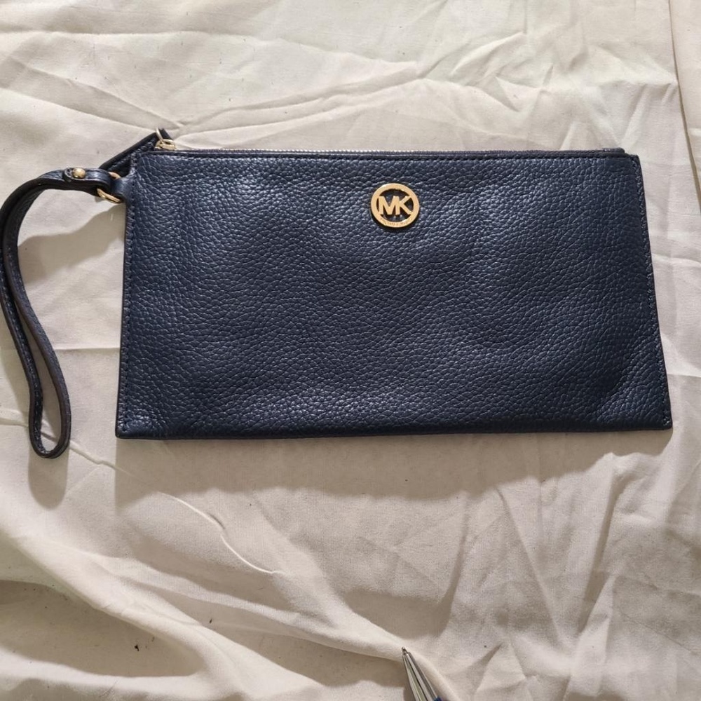 Michael Kors wristlet